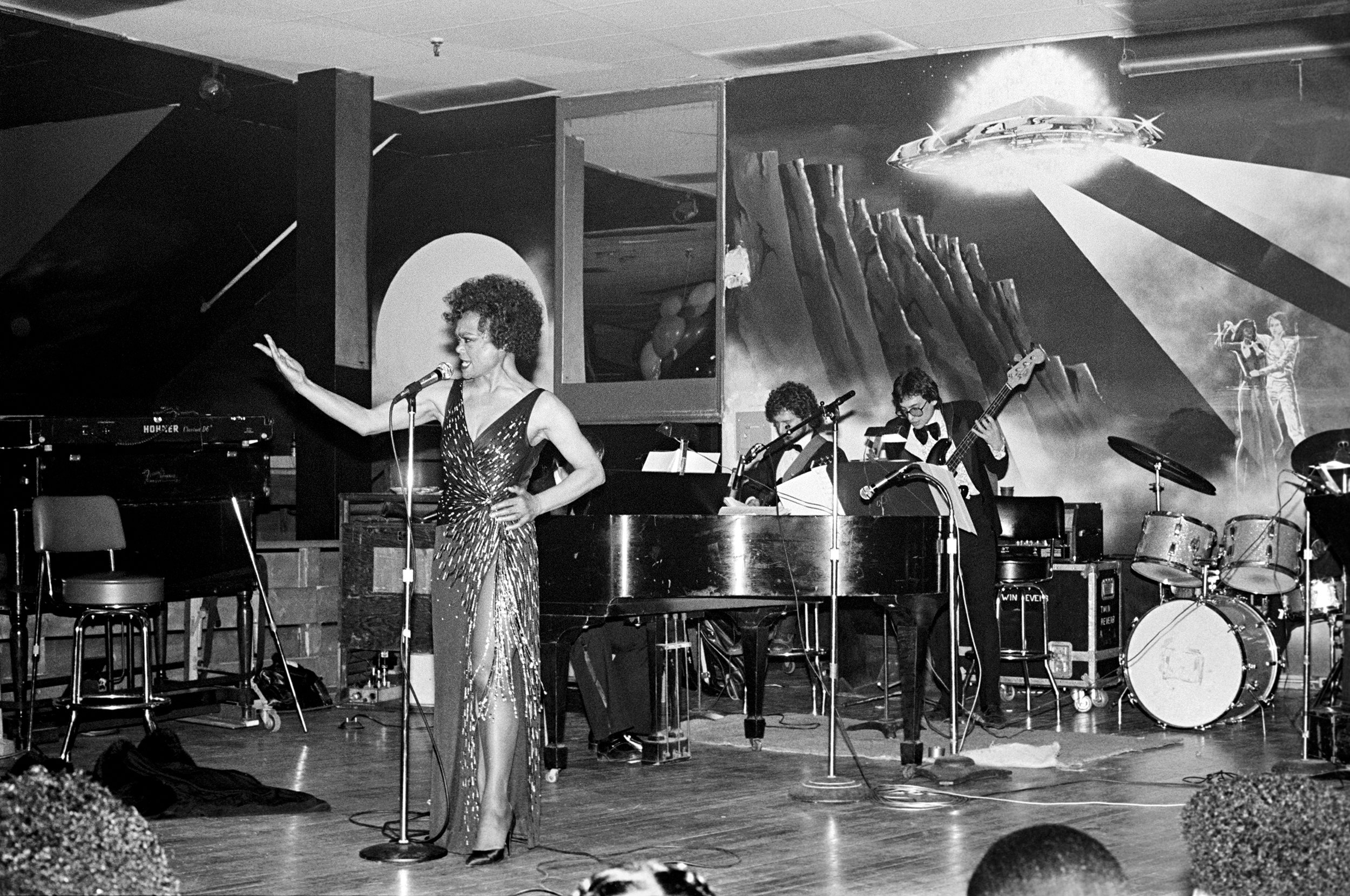 Eartha Kitt performing at Harlem World in New York City on May 8, 1981. Photo by Ebet Roberts/Redferns.
